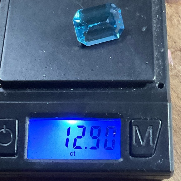 Blue Spinel - Picture 9 of 9